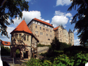 Im Bild ist das Naturhistorisches Museum Schloss Bertholdsburg von außen zu sehen
